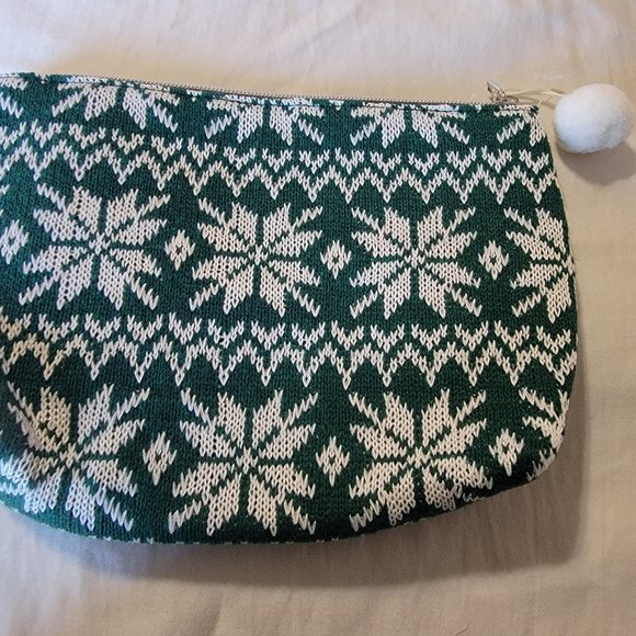 🌟Ulta beauty cosmetic bag, green and white snowflake print with pom pom - Picture 2 of 3